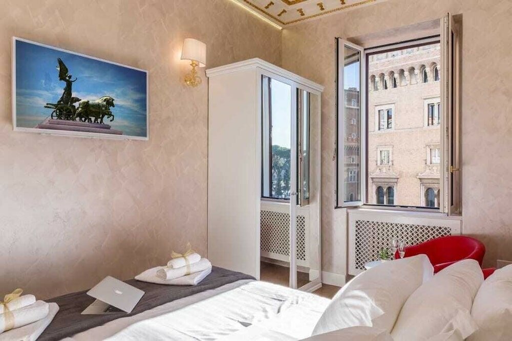 Фото Rental In Rome Piazza Venezia View Luxury Apartment B