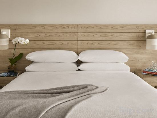 Фото Alohilani Resort Waikiki Beach