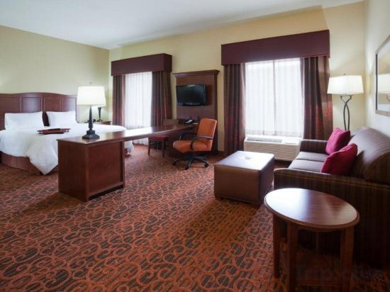 Фото Hampton Inn & Suites Minot Airport, Nd