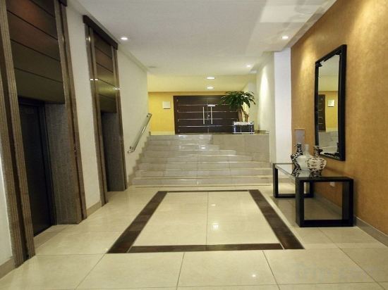 Фото Roochelle Hotel by Nobile