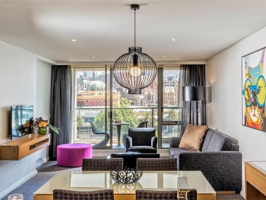Фото Quay West Suites Melbourne