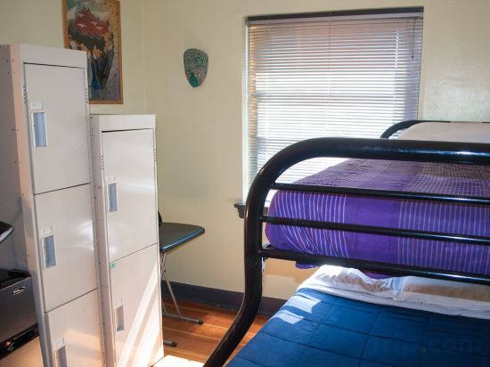 Фото Ocean Island Backpackers Inn