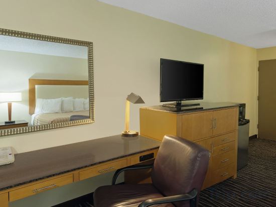 Фото Days Inn by Wyndham Yakima