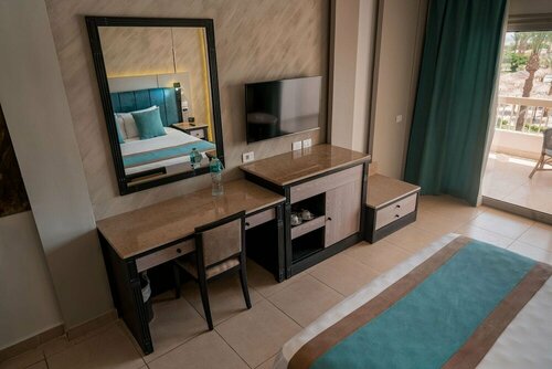 Гостиница Long Beach Resort Hurghada в Хургаде
