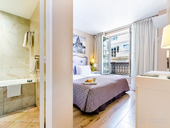 Фото Hotel Exe Paris Centre