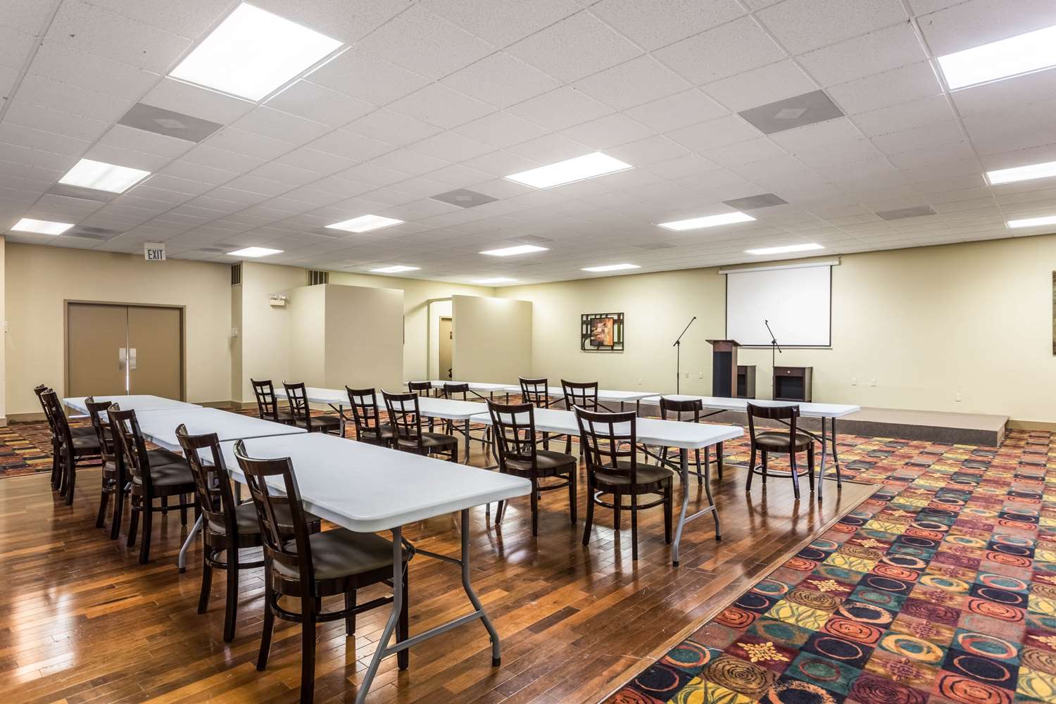 Фото Quality Inn & Conference Center