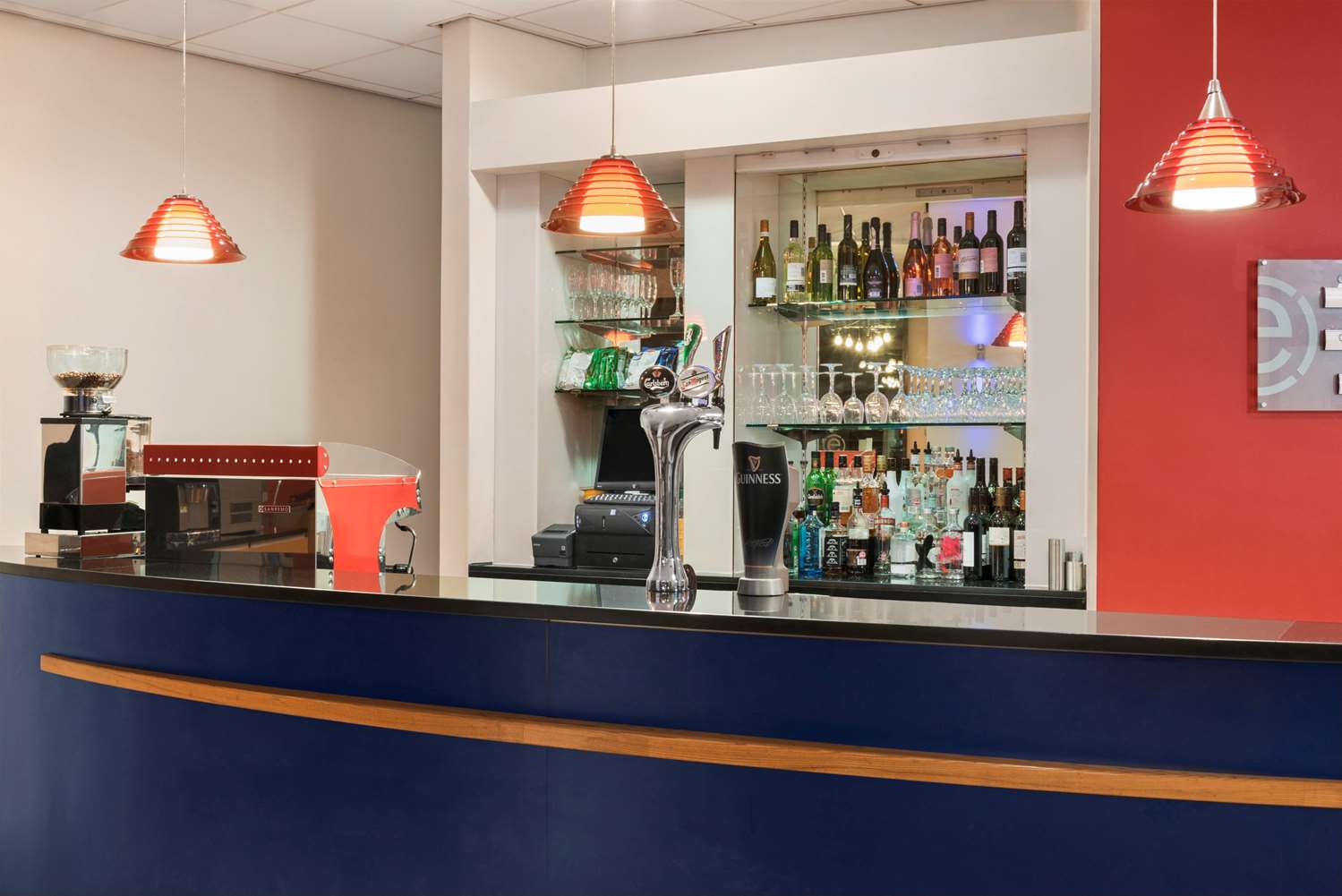 Фото Holiday Inn Bournemouth, an Ihg Hotel