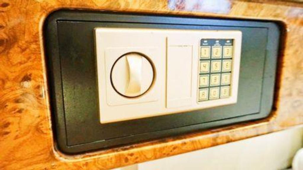 Фото Tab Capsule Hotel - Kayoon Surabaya