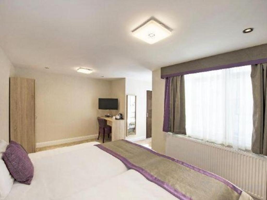 Фото Oyo Townhouse 30 Sussex Hotel