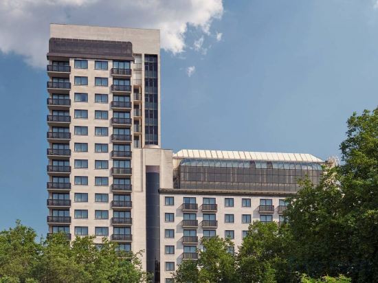 Фото Jumeirah Carlton Tower