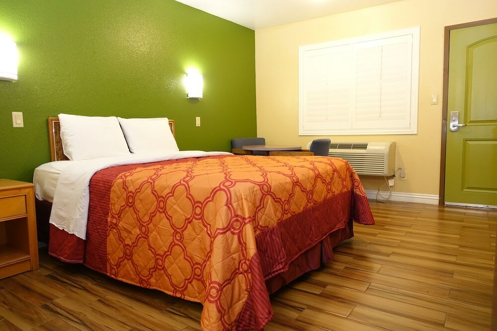 Фото Tropic Lodge