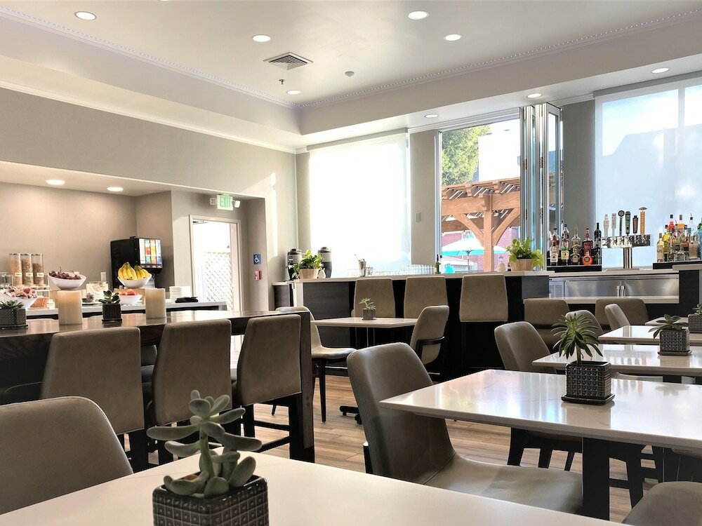 Фото Residence Inn by Marriott Sacramento Airport Natomas