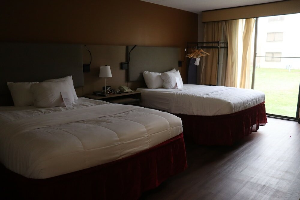 Фото Ramada Hotel & Conference Center by Wyndham Lansing