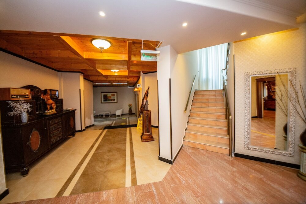 Фото Hotel Majestic