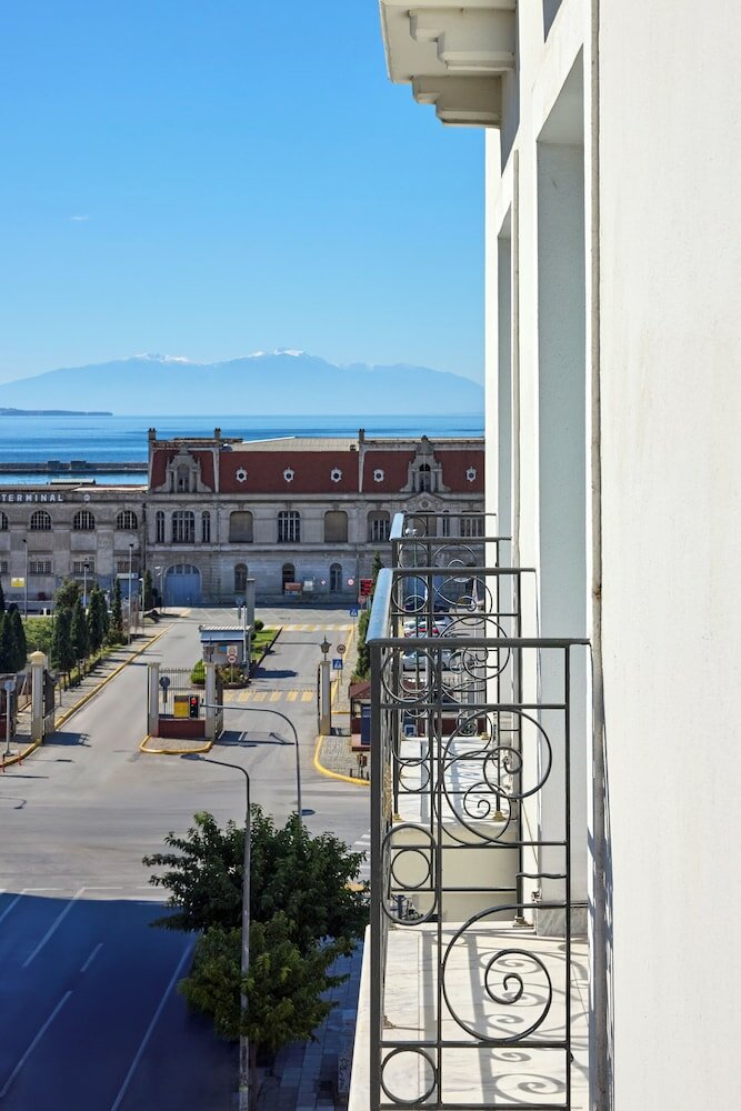 Фото Mediterranean Palace Hotel