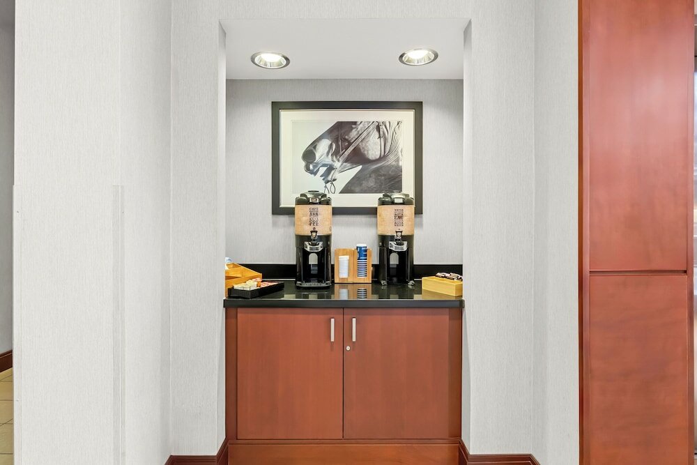 Фото Four Points by Sheraton Oklahoma City Quail Springs