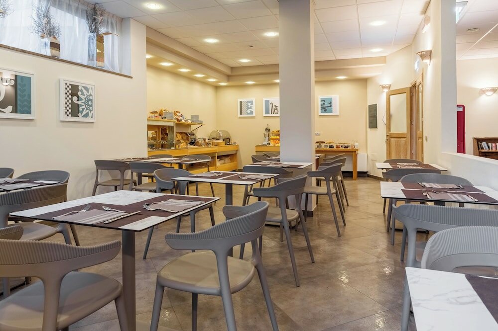 Фото Hotel Domomea