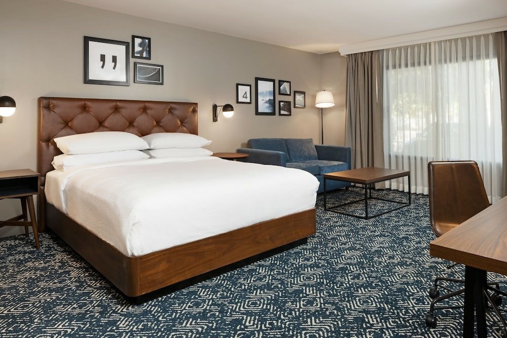 Фото Four Points by Sheraton Bakersfield