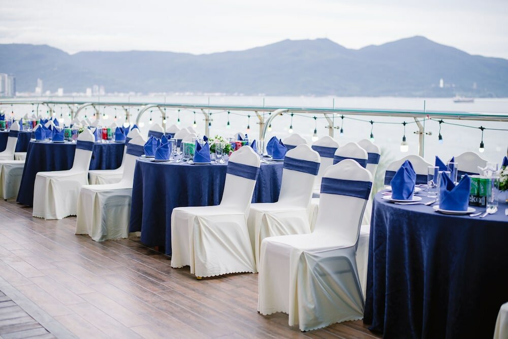 Фото Serene Beach Hotel Danang