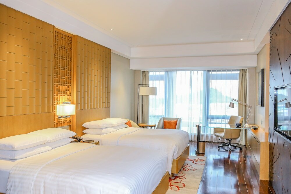 Фото Zhuhai Marriott Hotel