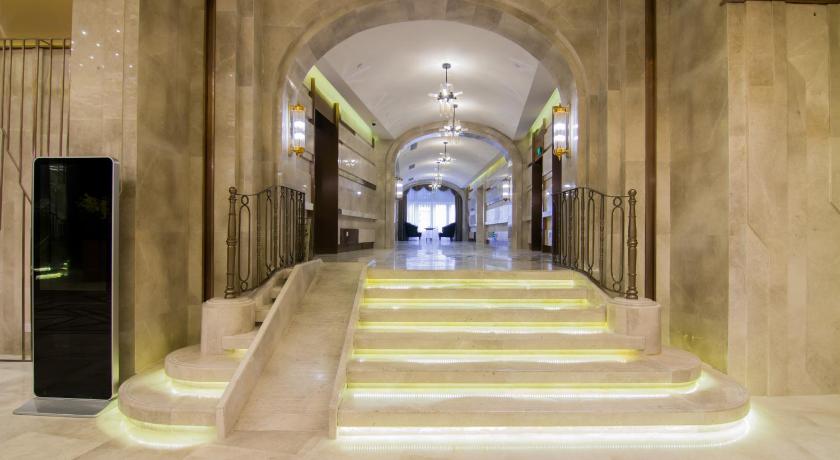 Фото Yitel Premium Shanghai people's Square Nanjing Road Pedestrian Street