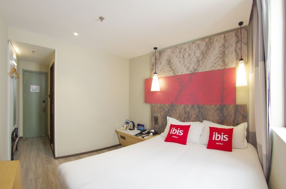 Фото Ibis Beijing Tiantandongmen Metro Station Hotel