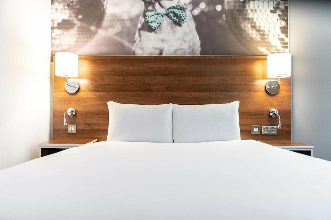 Фото Heeton Concept Hotel City Centre Liverpool
