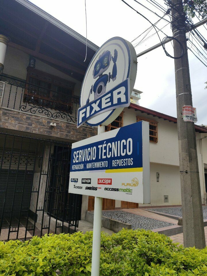 Car service, auto repair Fixer, Medellin, photo