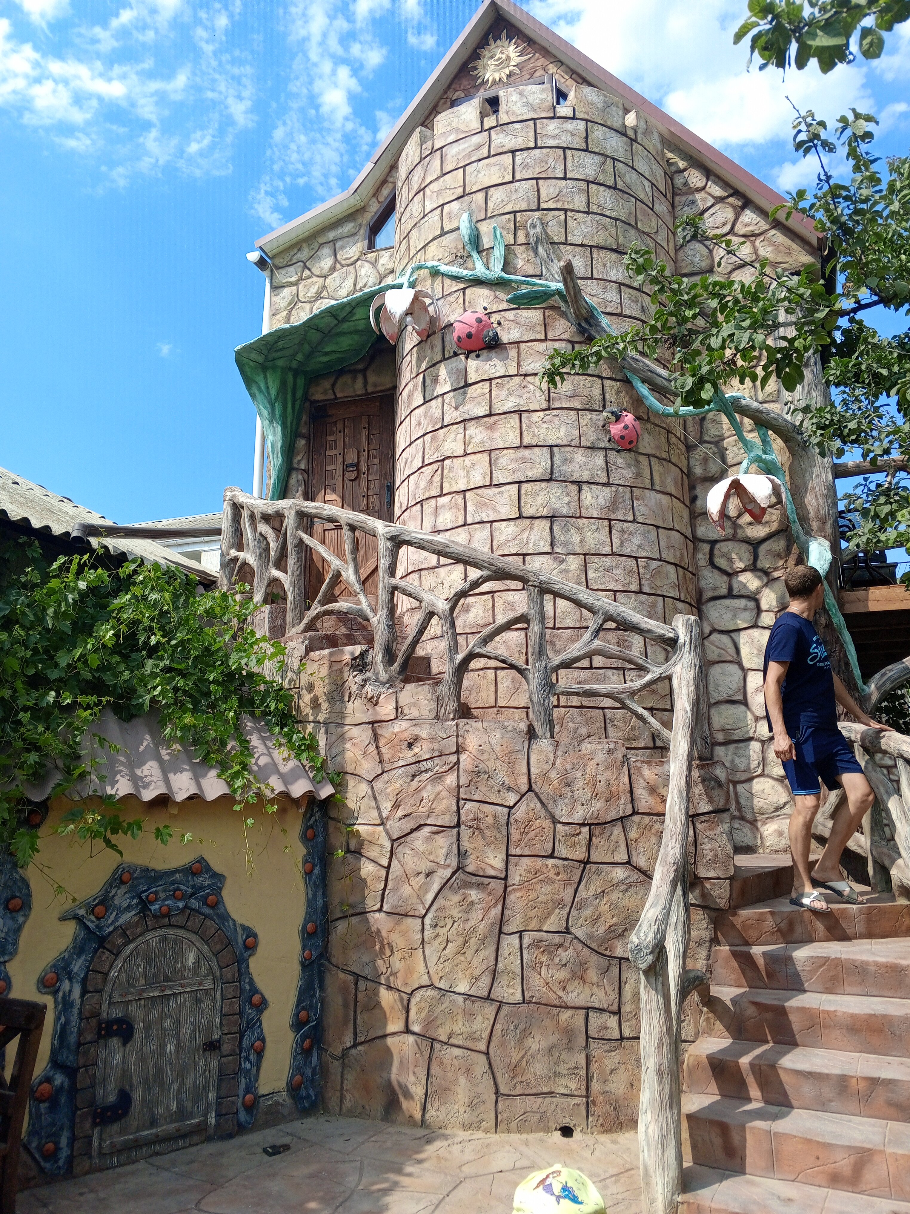 Фото отеля 2