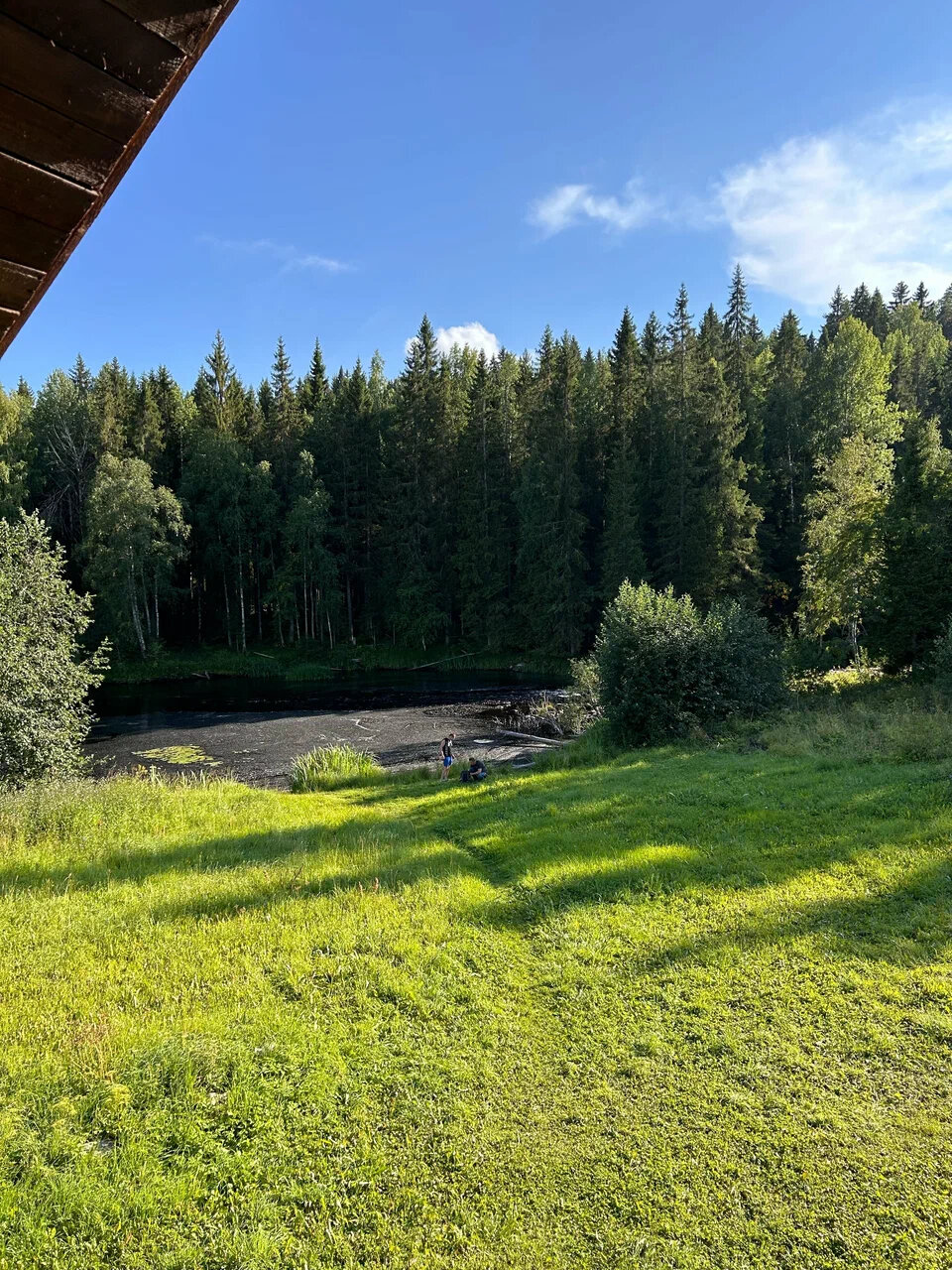 Фото Дом и река