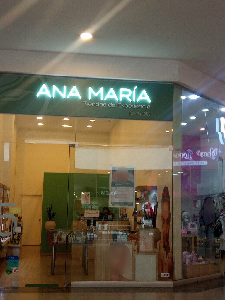 Perfume and cosmetics shop Ana María, Bogota, photo
