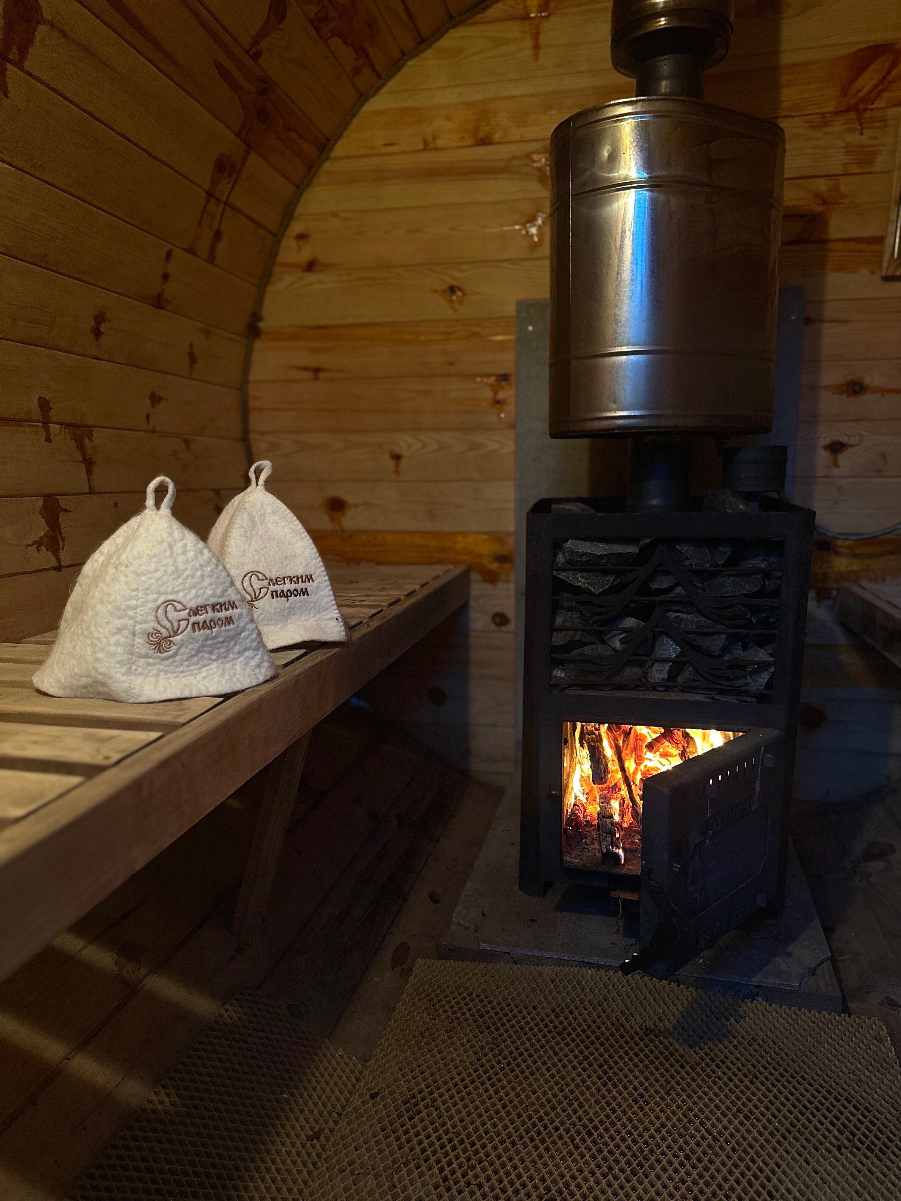 Фото Дом и пруд