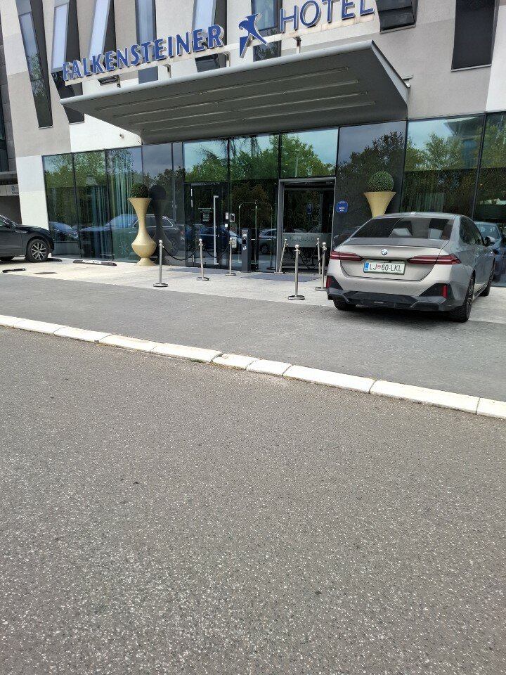 Фото Falkensteiner Hotel Belgrade