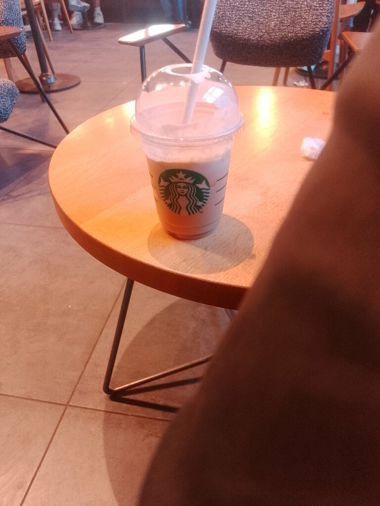 Coffee shop Starbucks, Izmir, photo