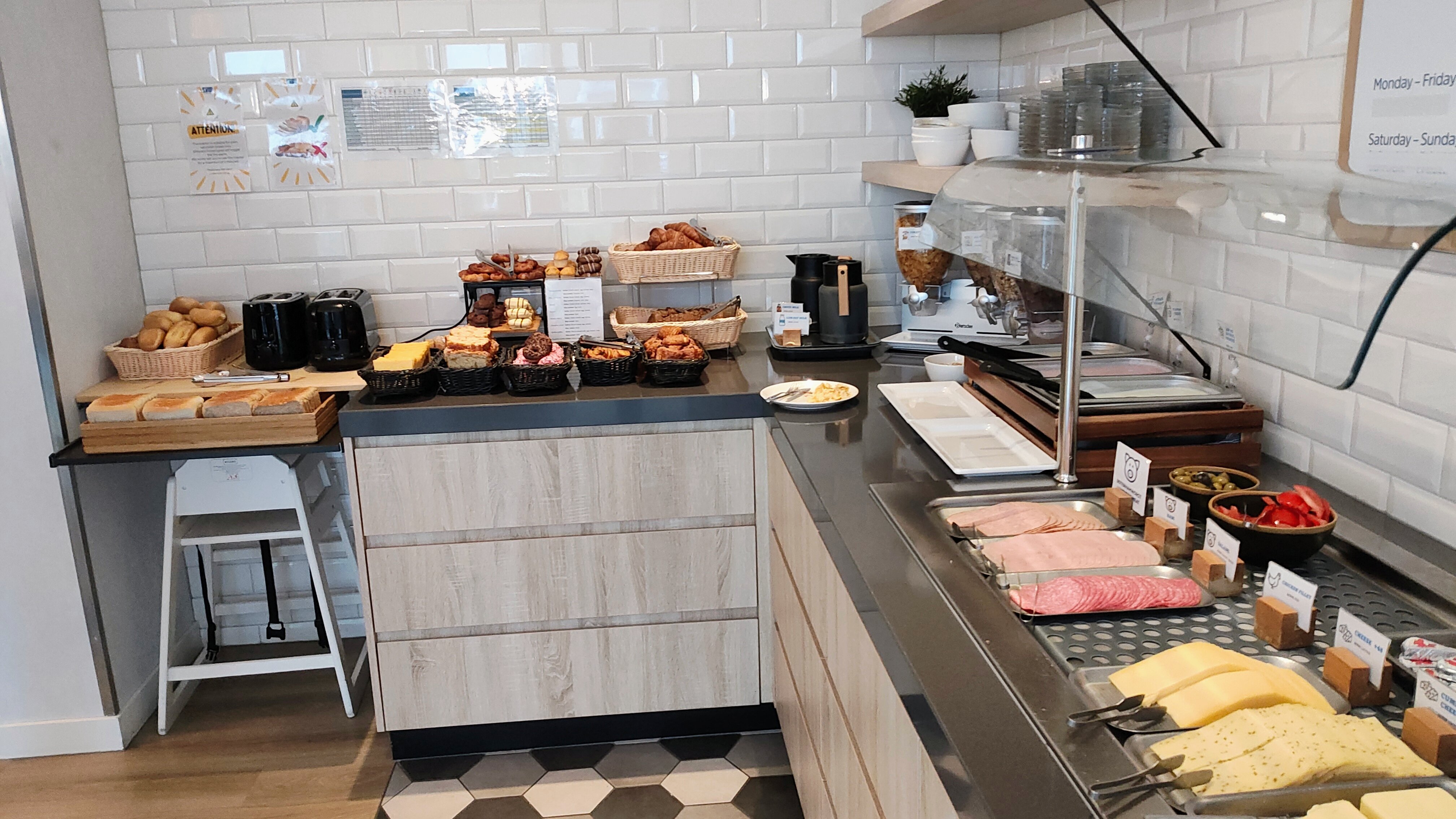 Фото Holiday Inn Express Amsterdam - City Hall, an Ihg Hotel