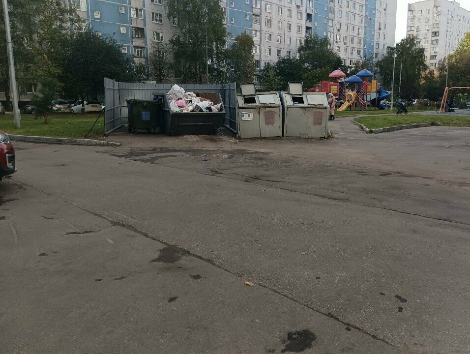 Waste sorting Waste sorting, Moscow, photo