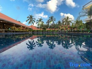 Гостиница Отель Riviera Royal Hotel