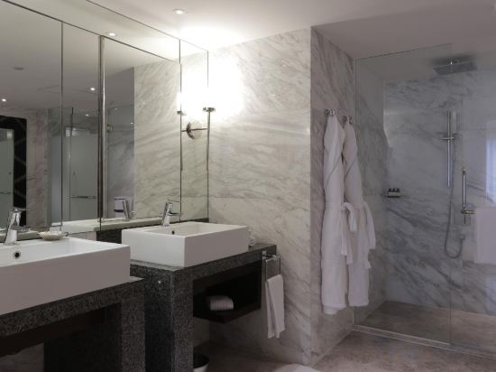 Фото Fairmont Makati