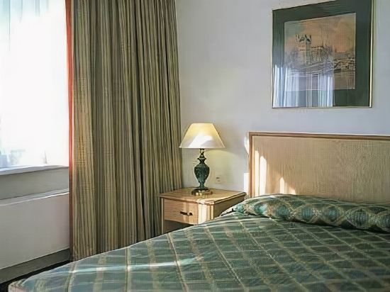 Фото Golden Prince Hotel and Suites