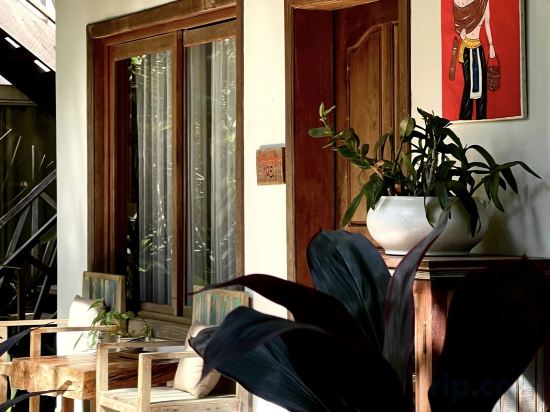 Фото Isann Lodge