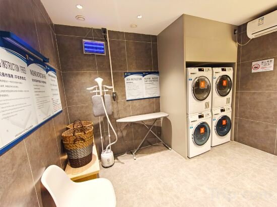 Фото 7 Days Inn Shenzhen Luohu Port Dongmen Old Street Branch