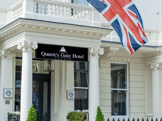 Фото The Queen’s Gate Hotel