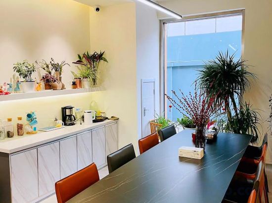 Фото Summer Solstice Book Fragrance Hotel (Shanghai Fudan University Branch)