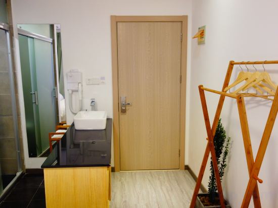 Фото Shanghai Hidden Garden International Youth Hostel