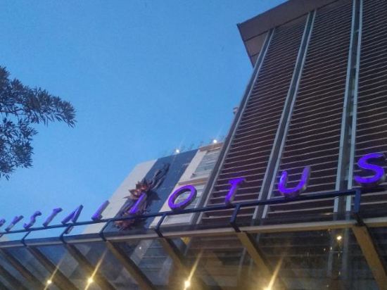 Фото Crystal Lotus Hotel Yogyakarta