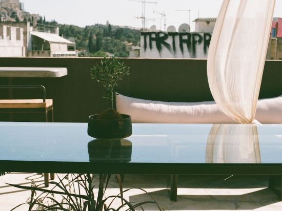 Фото Mona Athens