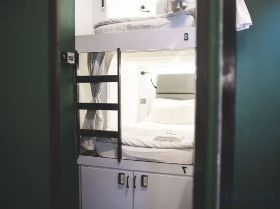 Фото Wink @ Mosque Street