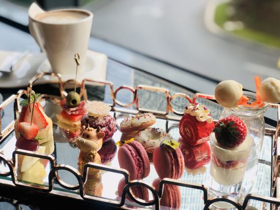 Фото Courtyard by Marriott Shanghai Central