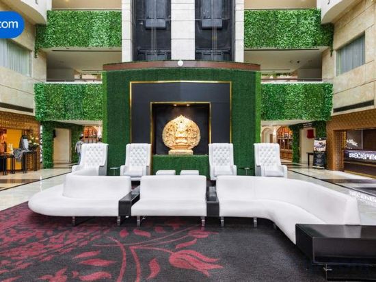 Фото Surabaya Suites Hotel Powered by Archipelago