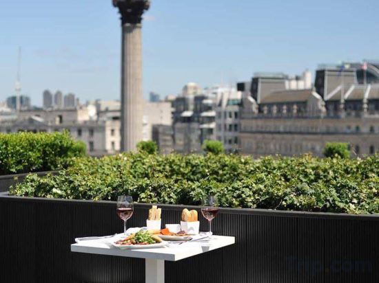 Фото The Trafalgar St. James London, Curio Collection by Hilton